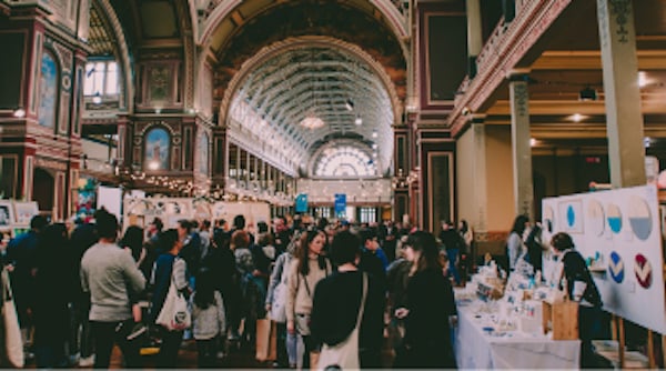 crowded-public-exhibit